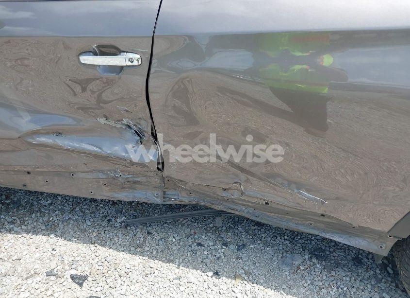 Photo 6 of 2022 Subaru Ascent TOURING (VIN 4S4WMARD1N3409507)