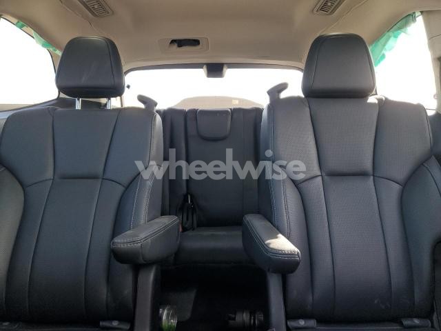 Photo 10 of 2022 SUBARU ASCENT TOURING (VIN 4S4WMARD7N3452877)