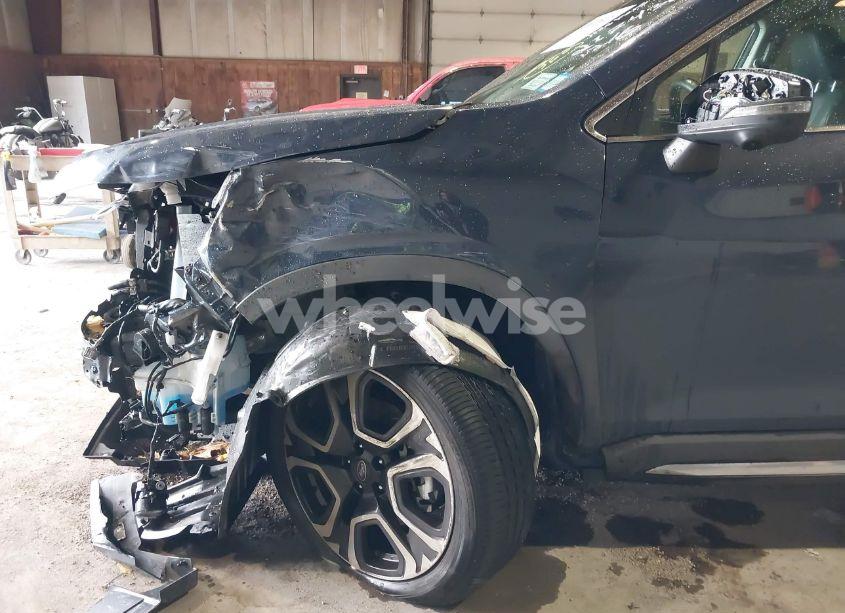 Photo 6 of 2023 Subaru Ascent LIMITED 8-PASSENGER (VIN 4S4WMARD8P3449229)
