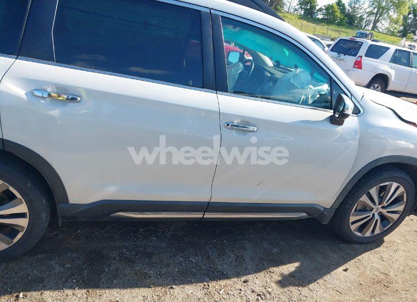 Photo 13 of 2020 Subaru Ascent TOURING (VIN 4S4WMARD9L3468656)