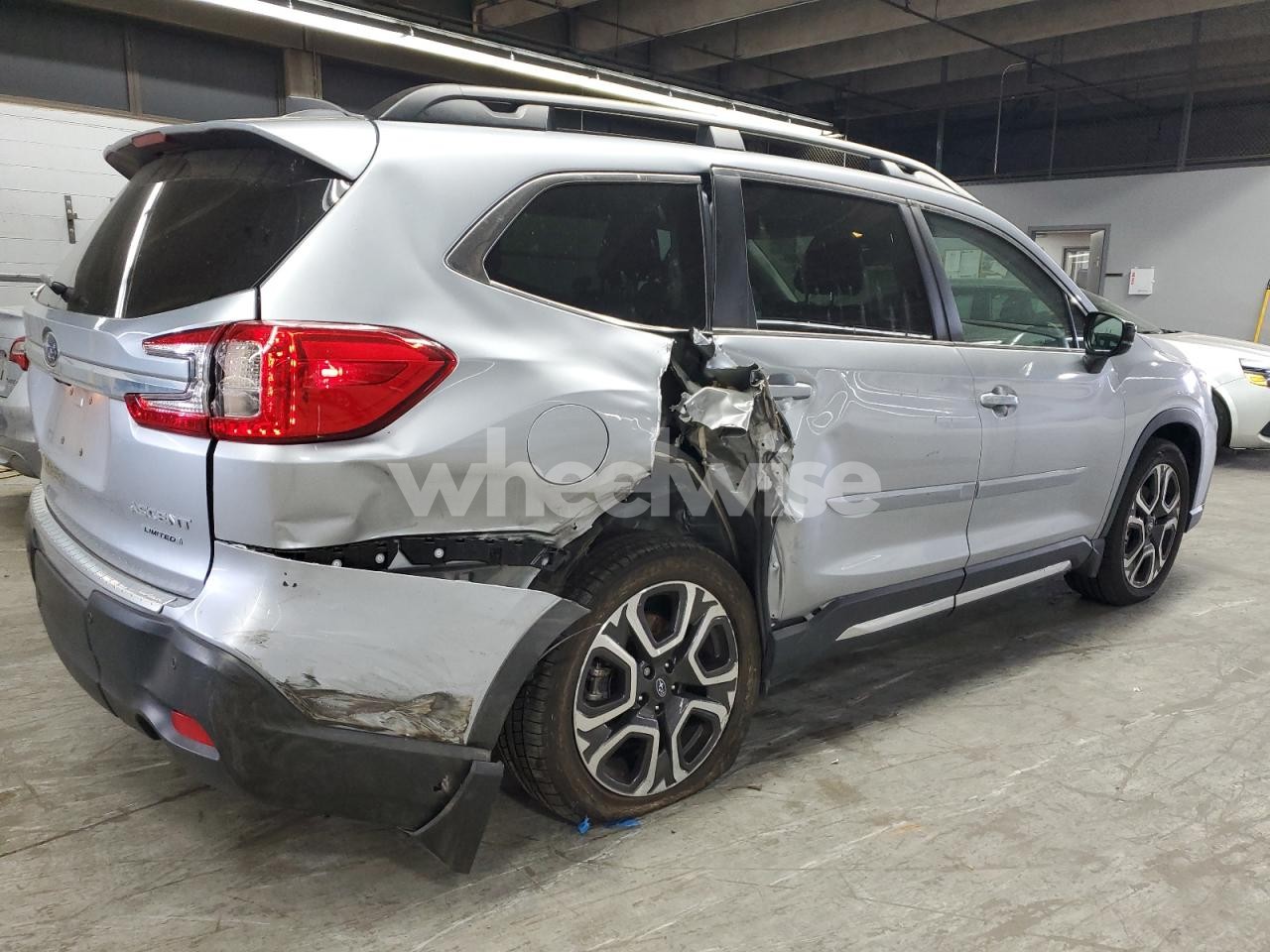 Photo 3 of 2024 SUBARU ASCENT LIMITED N/A (VIN 4S4WMASD3R3438362)
