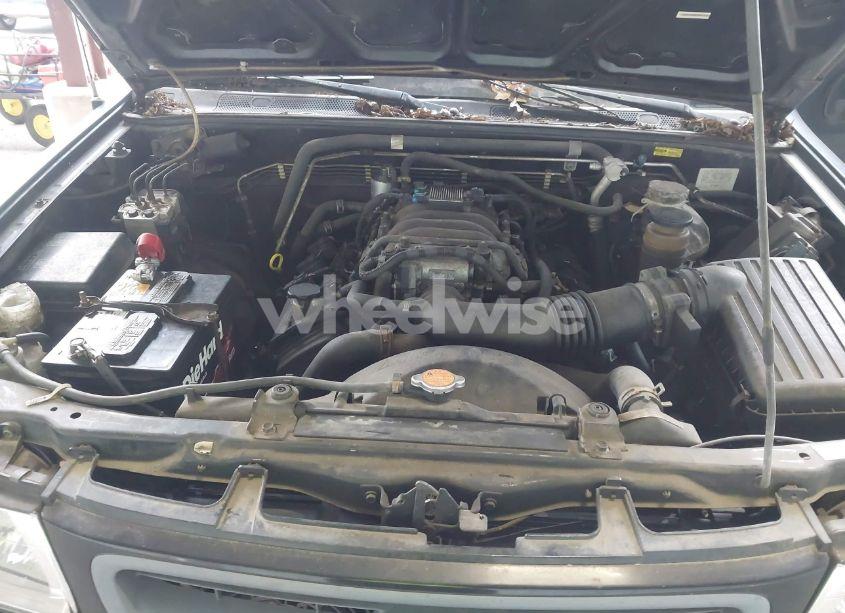 Photo 10 of 2000 Honda Passport EX/LX (VIN 4S6CK58W7Y4412436)