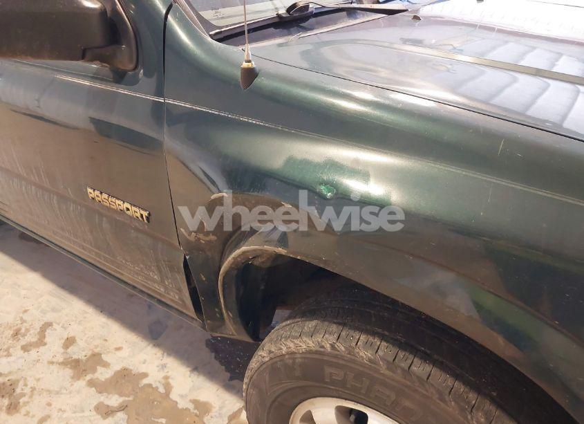 Photo 6 of 2000 Honda Passport EX/LX (VIN 4S6DM58W1Y4406601)