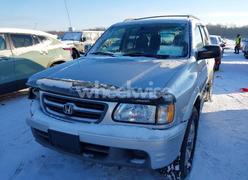Photo 2 of 2000 Honda Passport EX/LX (VIN 4S6DM58W7Y4404688)