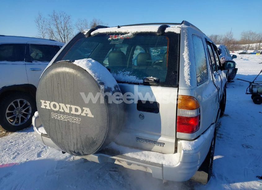 Photo 4 of 2000 Honda Passport EX/LX (VIN 4S6DM58W7Y4404688)