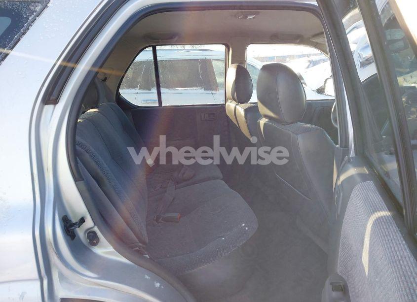 Photo 8 of 2000 Honda Passport EX/LX (VIN 4S6DM58W7Y4404688)