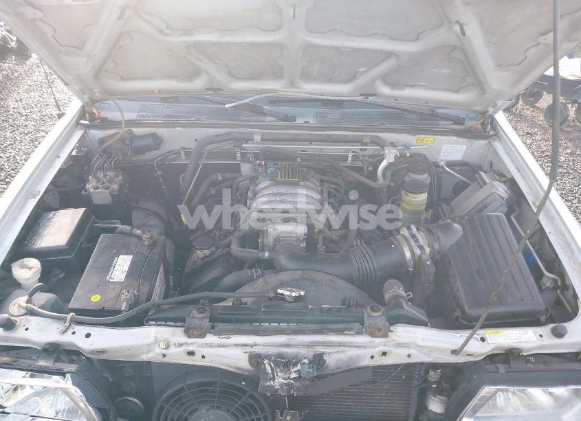 Photo 10 of 2000 Honda Passport EX/LX (VIN 4S6DM58W9Y4414073)