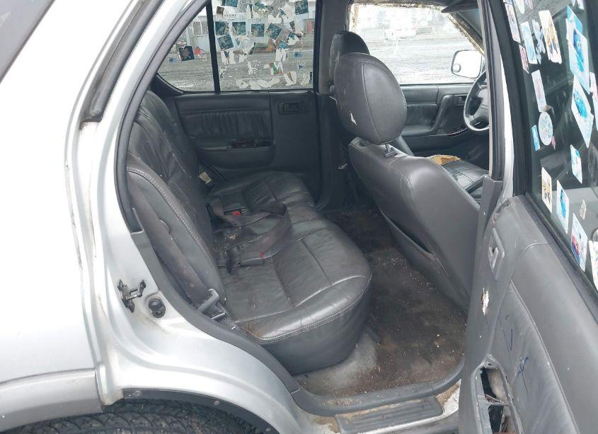 Photo 8 of 2000 Honda Passport EX/LX (VIN 4S6DM58W9Y4416440)