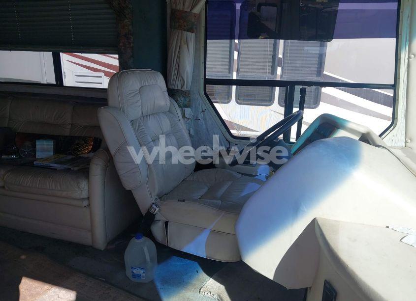 Photo 5 of 1995 Spartan Motors MOTORHOME (VIN 4S7MT9K0XSC017916)