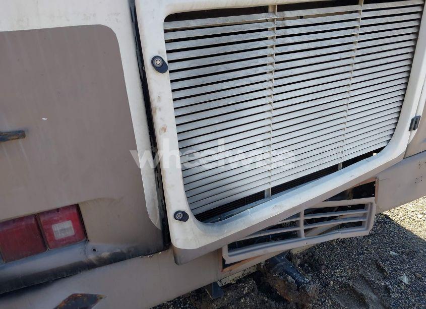 Photo 10 of 1997 Spartan Motors MOTORHOME (VIN 4S7XT9K07TC021727)