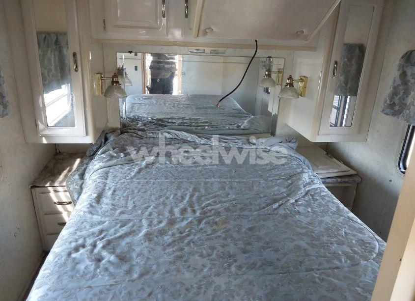 Photo 13 of 1997 Spartan Motors MOTORHOME (VIN 4S7XT9K07TC021727)