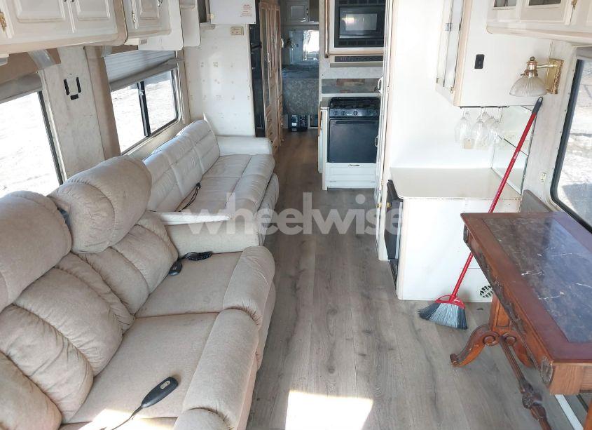 Photo 8 of 1997 Spartan Motors MOTORHOME (VIN 4S7XT9K07TC021727)