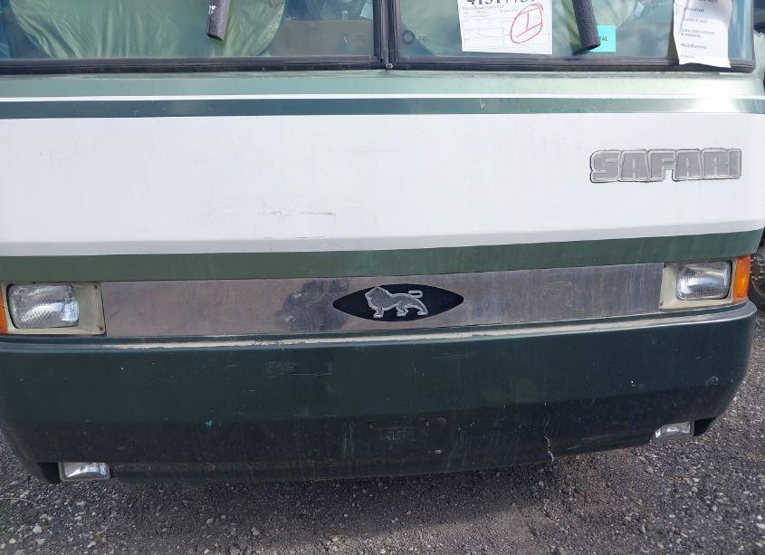 Photo 10 of 1998 Safari Motor HOME (VIN 4SLA8GN20W1109979)
