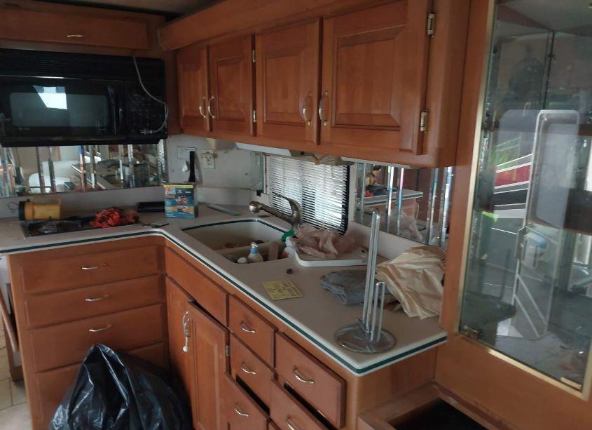 Photo 11 of 1998 Safari Motor HOME (VIN 4SLA8GN20W1109979)