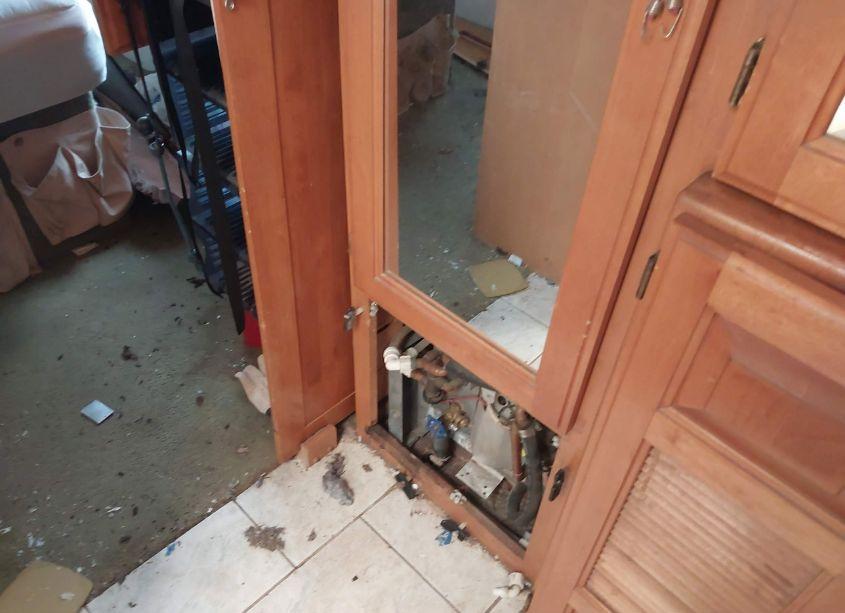 Photo 15 of 1998 Safari Motor HOME (VIN 4SLA8GN20W1109979)