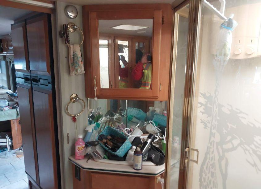 Photo 16 of 1998 Safari Motor HOME (VIN 4SLA8GN20W1109979)