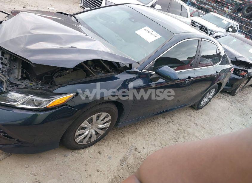 Photo 2 of 2020 Toyota Camry L (VIN 4T1A11AK6LU956695)