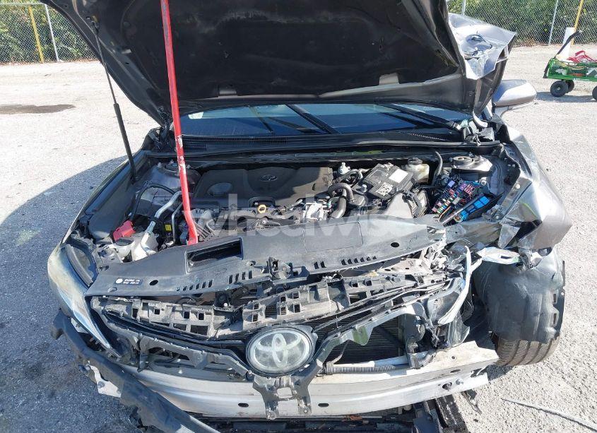 Photo 10 of 2018 Toyota Camry SE (VIN 4T1B11HK0JU014813)