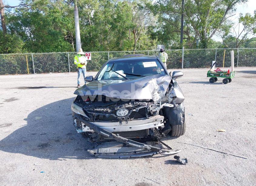 Photo 12 of 2018 Toyota Camry SE (VIN 4T1B11HK0JU014813)