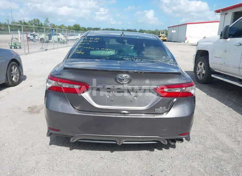 Photo 16 of 2018 Toyota Camry SE (VIN 4T1B11HK0JU014813)