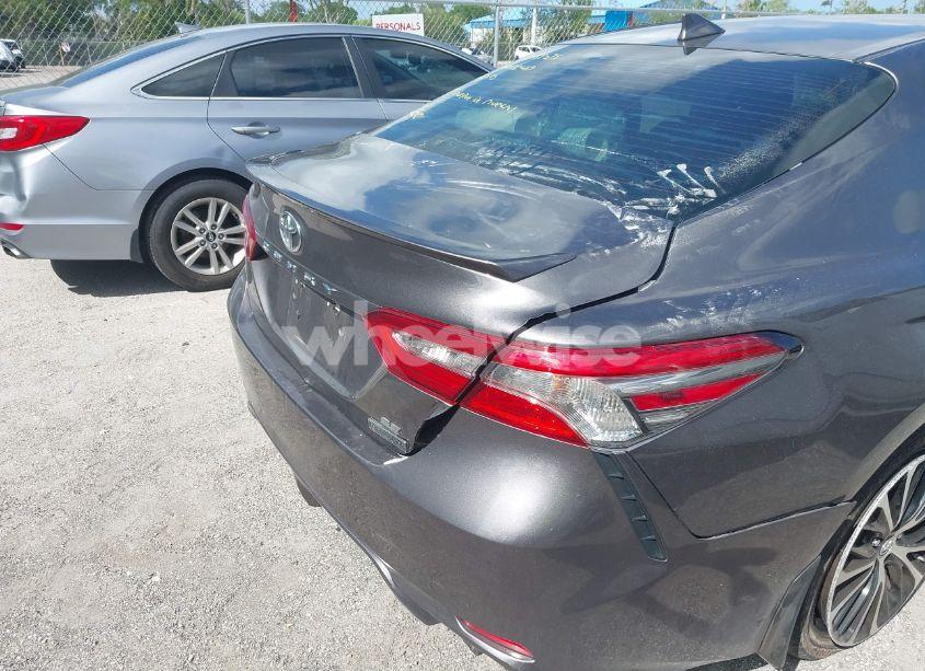 Photo 6 of 2018 Toyota Camry SE (VIN 4T1B11HK0JU014813)