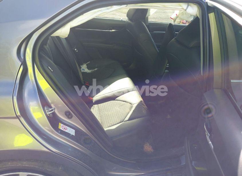 Photo 8 of 2018 Toyota Camry SE (VIN 4T1B11HK0JU014813)