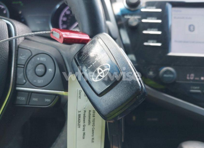 Photo 11 of 2018 Toyota Camry XLE (VIN 4T1B11HK0JU028078)