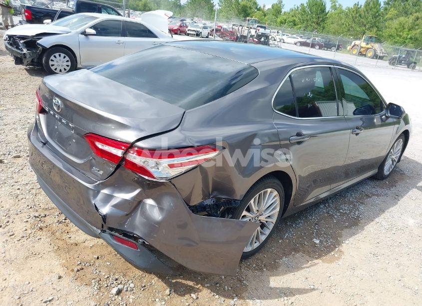 Photo 4 of 2018 Toyota Camry XLE (VIN 4T1B11HK0JU028078)