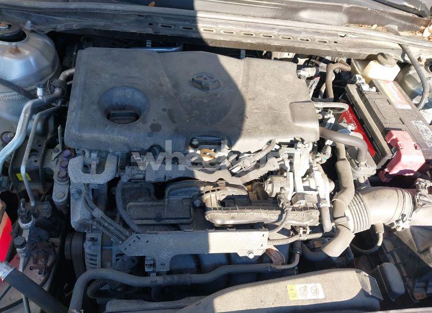 Photo 10 of 2018 Toyota Camry LE (VIN 4T1B11HK0JU029523)