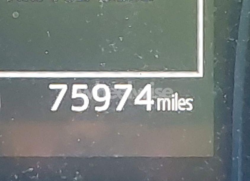 Photo 15 of 2018 Toyota Camry LE (VIN 4T1B11HK0JU029523)