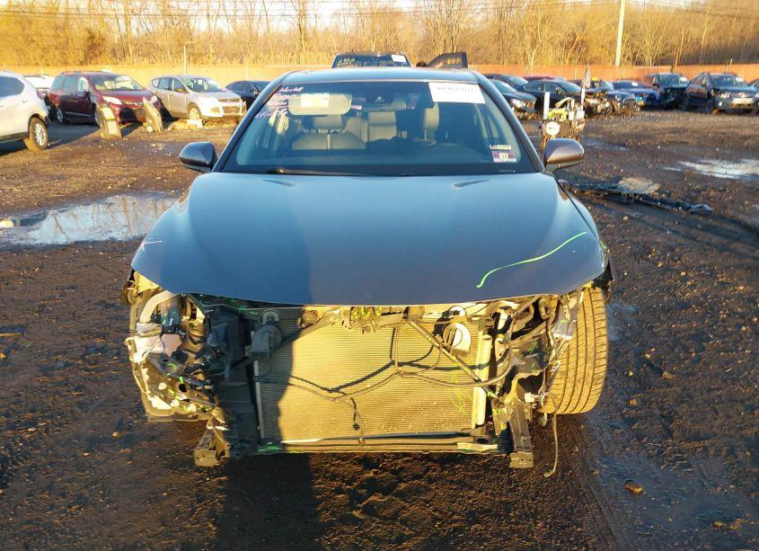 Photo 13 of 2018 Toyota Camry SE (VIN 4T1B11HK0JU032244)