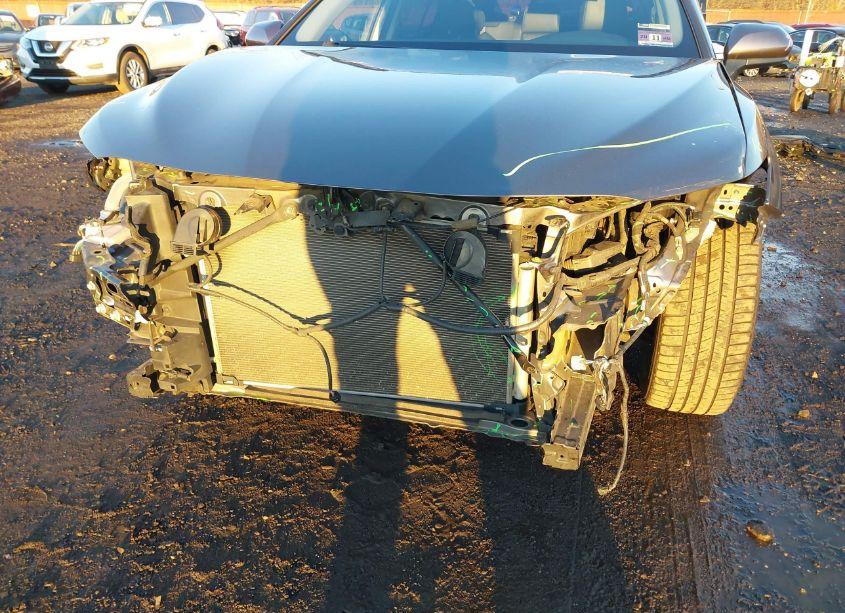 Photo 6 of 2018 Toyota Camry SE (VIN 4T1B11HK0JU032244)