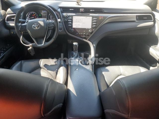 Photo 2 of 2018 TOYOTA CAMRY L (VIN 4T1B11HK0JU033233)