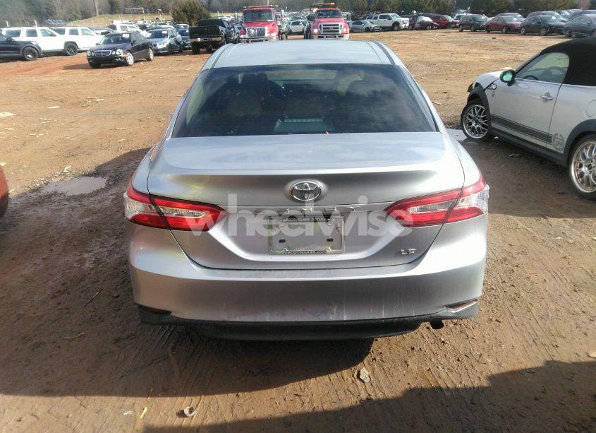 Photo 16 of 2018 Toyota Camry LE (VIN 4T1B11HK0JU039761)
