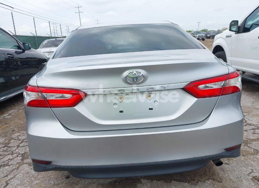 Photo 16 of 2018 Toyota Camry L (VIN 4T1B11HK0JU043244)