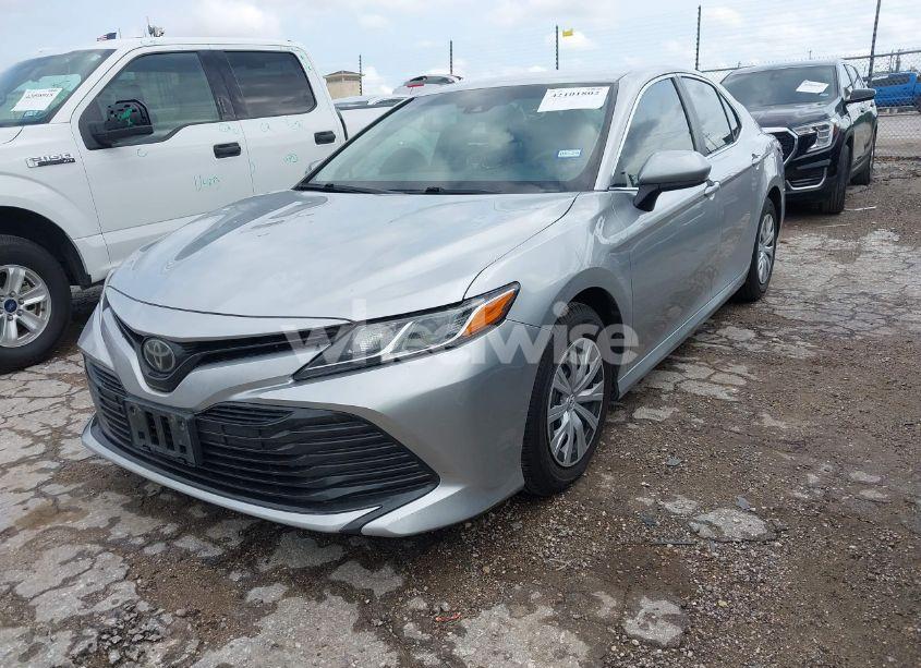 Photo 2 of 2018 Toyota Camry L (VIN 4T1B11HK0JU043244)