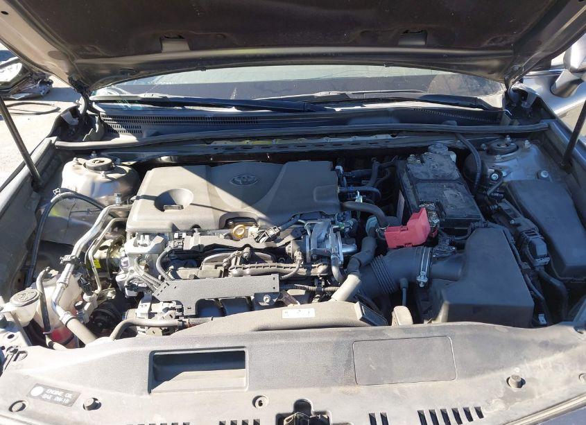 Photo 10 of 2018 Toyota Camry XLE (VIN 4T1B11HK0JU046631)