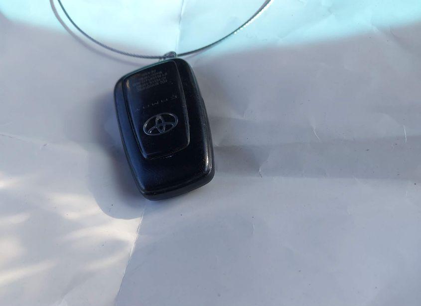 Photo 11 of 2018 Toyota Camry XLE (VIN 4T1B11HK0JU046631)