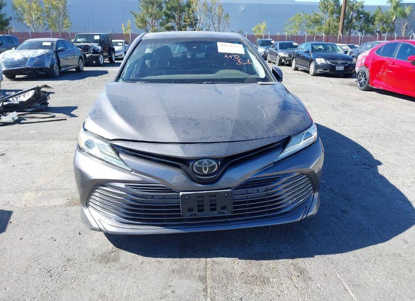 Photo 6 of 2018 Toyota Camry XLE (VIN 4T1B11HK0JU046631)