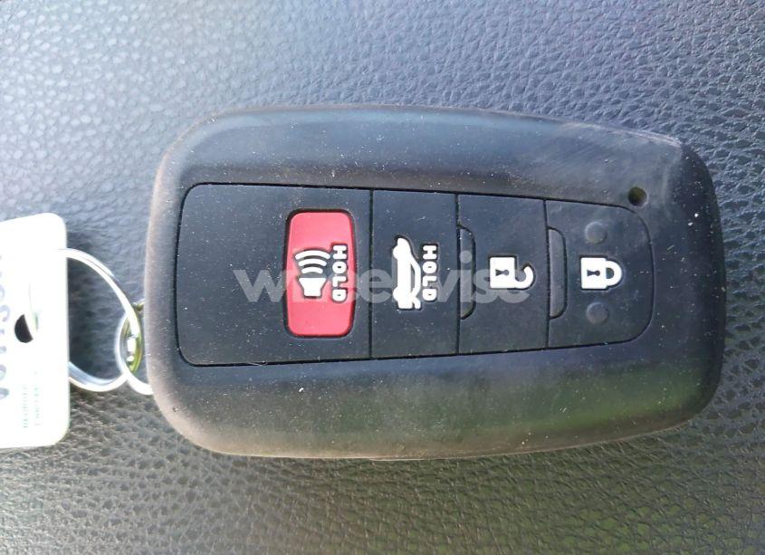 Photo 11 of 2018 Toyota Camry XLE (VIN 4T1B11HK0JU051487)