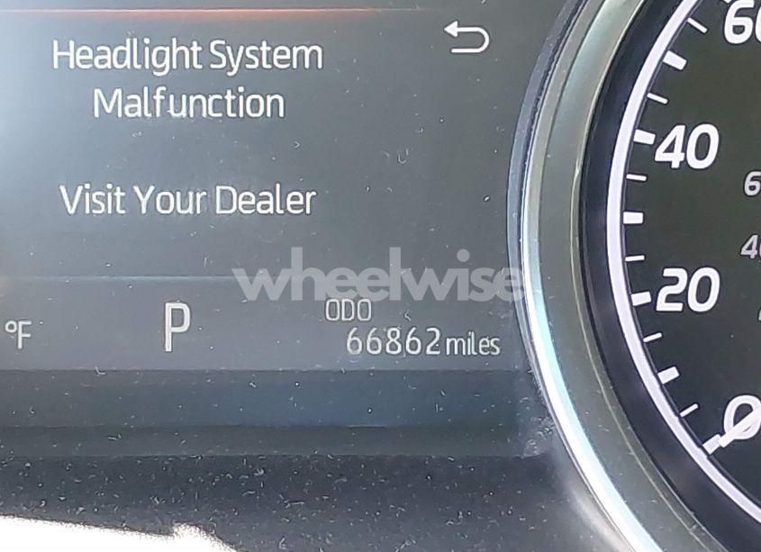 Photo 15 of 2018 Toyota Camry XLE (VIN 4T1B11HK0JU051487)