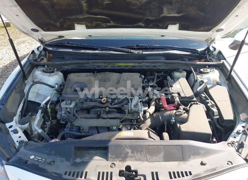 Photo 10 of 2018 Toyota Camry SE (VIN 4T1B11HK0JU054874)