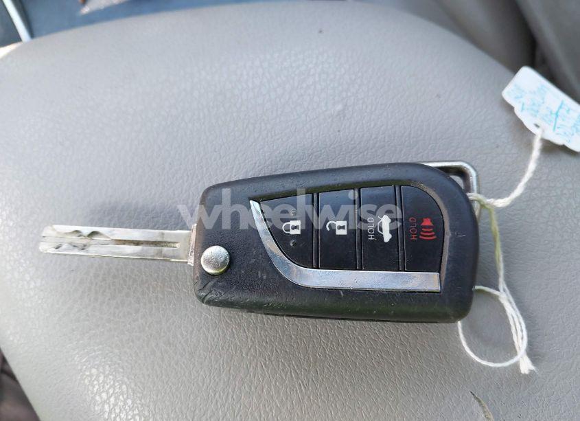 Photo 11 of 2018 Toyota Camry SE (VIN 4T1B11HK0JU054874)