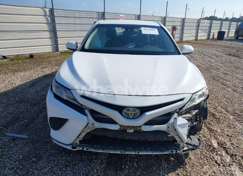 Photo 12 of 2018 Toyota Camry SE (VIN 4T1B11HK0JU054874)