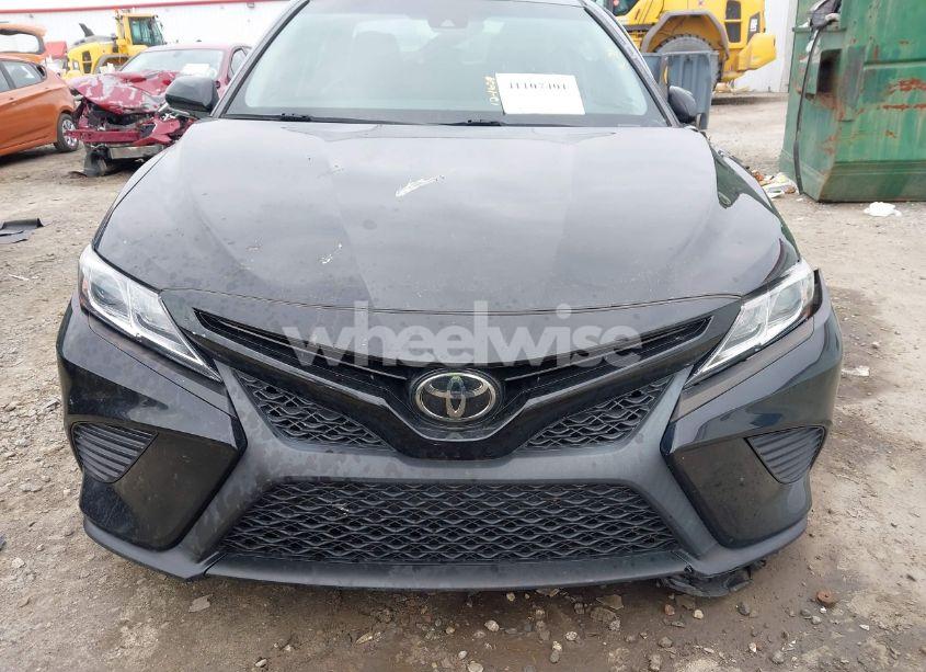 Photo 13 of 2018 Toyota Camry SE (VIN 4T1B11HK0JU055605)