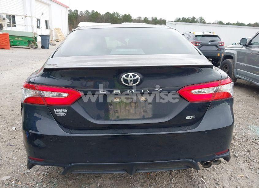 Photo 17 of 2018 Toyota Camry SE (VIN 4T1B11HK0JU055605)