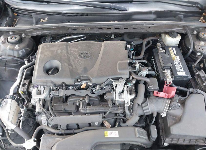 Photo 10 of 2018 Toyota Camry LE (VIN 4T1B11HK0JU074011)