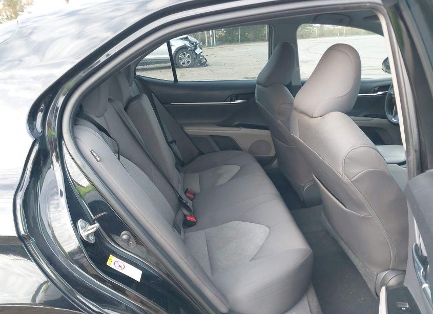 Photo 8 of 2018 Toyota Camry LE (VIN 4T1B11HK0JU074011)