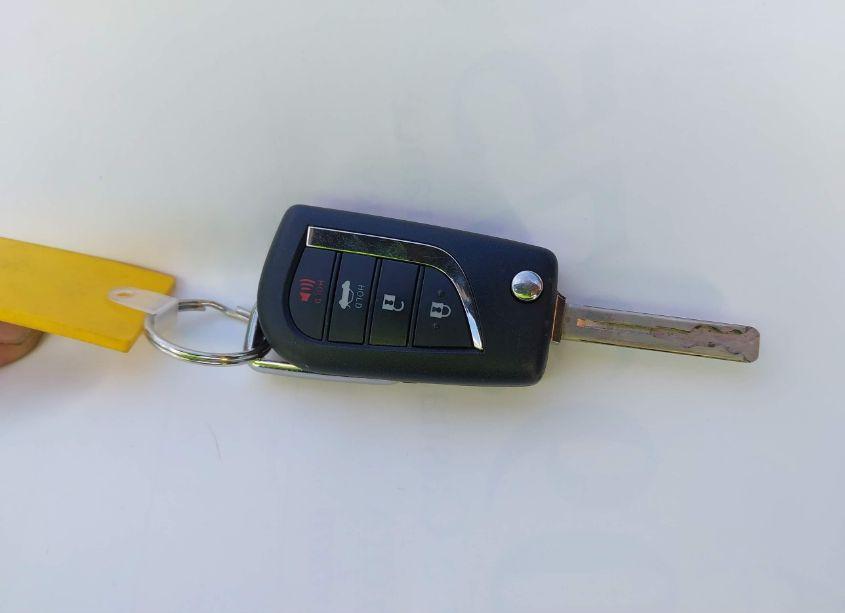 Photo 11 of 2018 Toyota Camry LE (VIN 4T1B11HK0JU078771)