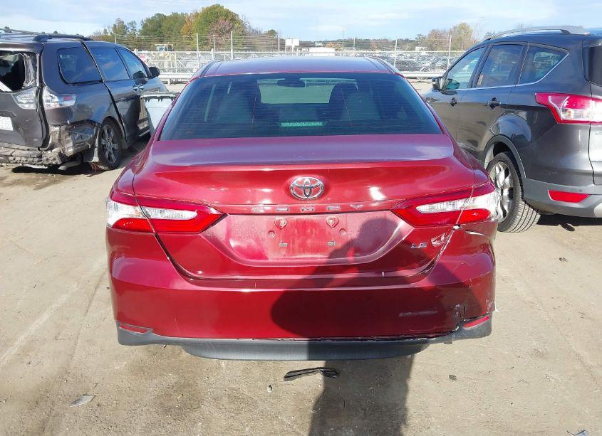 Photo 16 of 2018 Toyota Camry LE (VIN 4T1B11HK0JU078771)